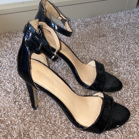 Classic black heels - Picture 2 of 3